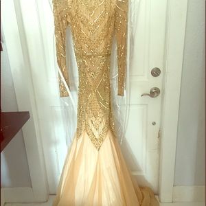Beautiful Gold Prom dress